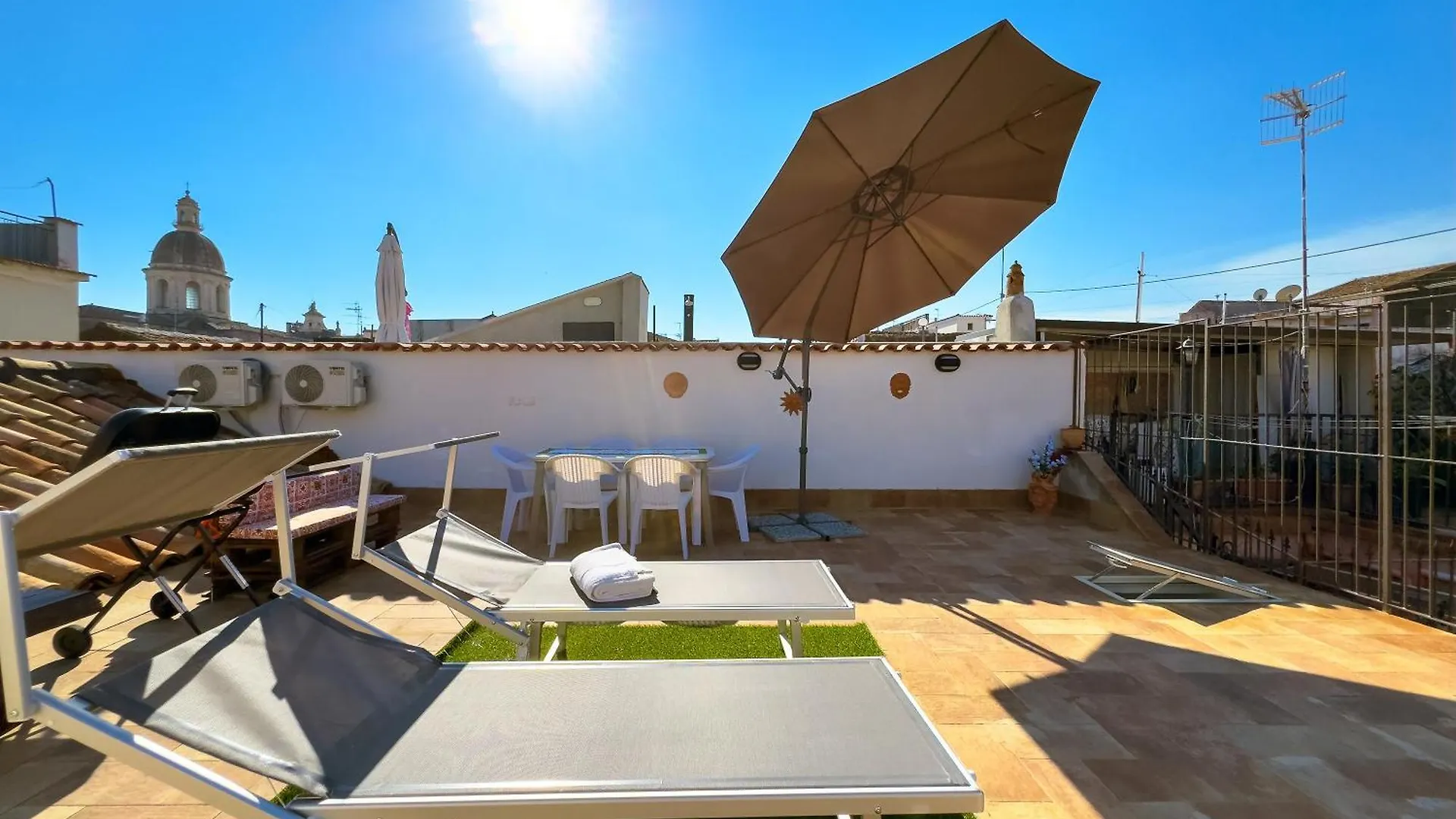 Le Tre Ninfe Centro Storico Riposto Villa Vakantiehuis