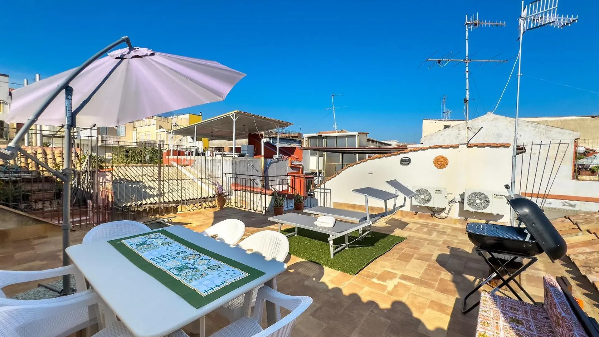 Vakantiehuis Le Tre Ninfe Centro Storico Riposto Villa